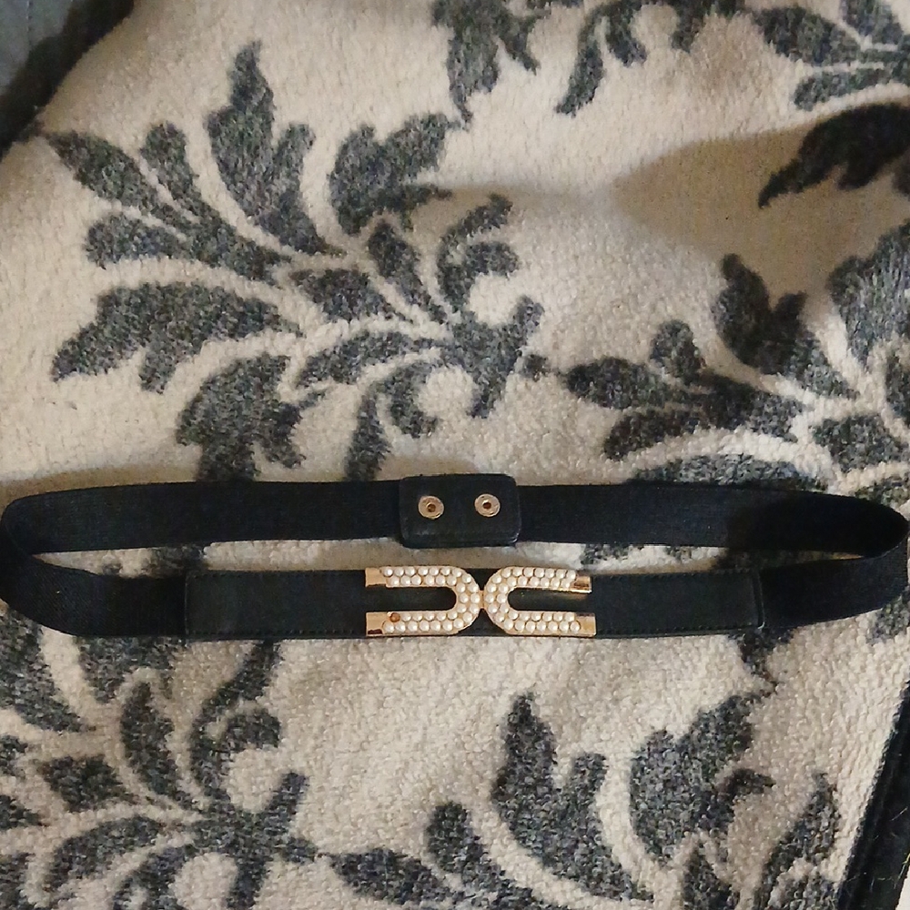 Elegant Black and Gold Women's Belt- Size 33-40.